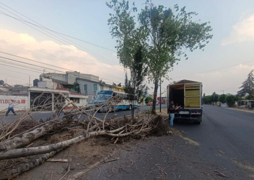 Ráfagas no dejan lesionados en Puebla capital