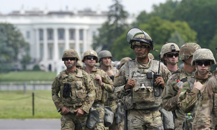 Despliega EU Guardia Nacional en Washington para proteger monumentos de protestas