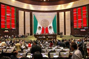 Diputados aprueban eliminar pensiones doradas; reforma avanza a congresos locales