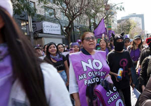 Agradece López Obrador a mujeres por marcha pacífica el 8M
