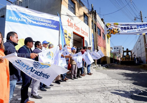 Arranca Mundo Tlatehui con adoquinamiento en calles de la Colonia Concepción La Cruz