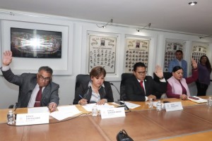 Frenan Ley Casco en el Congreso; suspenden chips y analizan reforma