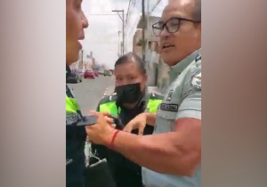 Agrede elemento de Guardia Nacional a agentes de Tránsito en Puebla