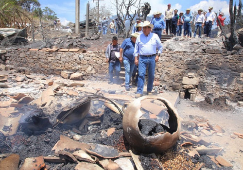 Continúa Sergio Salomón con supervisión del combate al incendio forestal en Zacatlán  