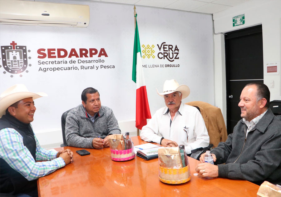 Refrendan SDR y gobierno de Veracruz convenio para movilización de colmenas