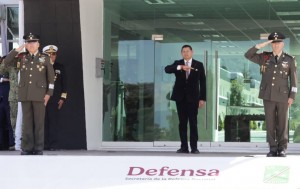 Fortalecen gobierno estatal y fuerzas armadas coordinación para consolidar paz regional
