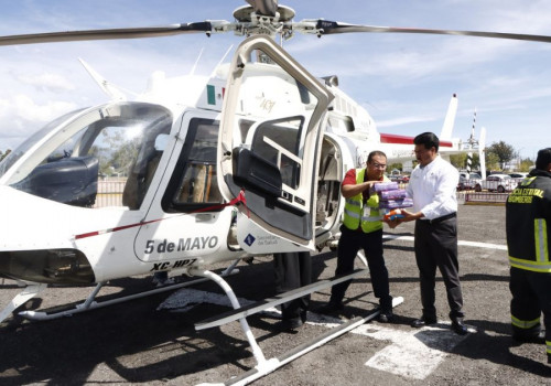 Manda Puebla helicóptero con víveres para ayudar a Guerrero