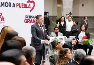 Festival Navideño 'Por Amor a Puebla' ilumina los Fuertes de Loreto