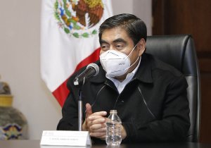 El gobernador de Puebla.