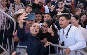 Inicia Sheinbaum la entrega de 36 mil tarjetas de mejoramiento de vivienda a trabajadores agrícolas en San Quintín