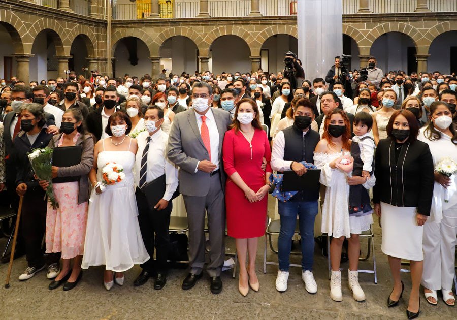 Con celebración de matrimonios gratuitos, Gobierno de Puebla otorga certeza jurídica a parejas