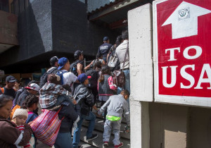 Por violencia del crimen, ven aumento en la migración de familias mexicanas a EU