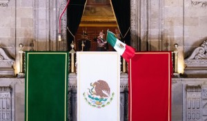 Viva México libre, independiente y soberano: presidenta en 216 Aniversario del Grito de Independencia