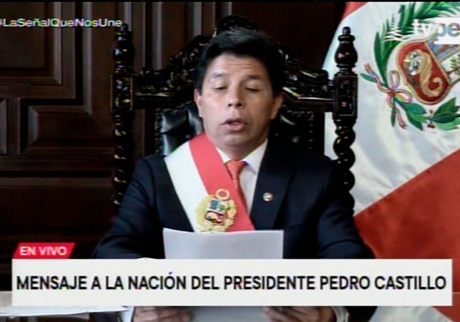 Presidente de Perú anuncia la disolución del Congreso y convoca a elecciones