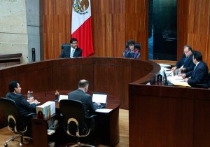 Renuncian presidentes del tribunal electoral