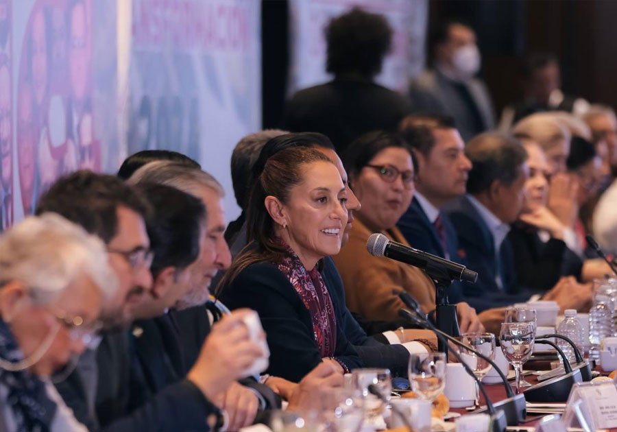 Claudia Sheinbaum prevé fiesta democrática tras reunirse con senadores de Morena