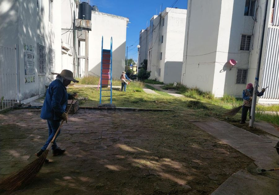 Realiza Ayuntamiento de Puebla mantenimiento en unidades habitacionales