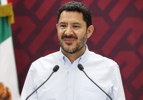 Martí Batres y gobernadores de Morena cierran filas con AMLO