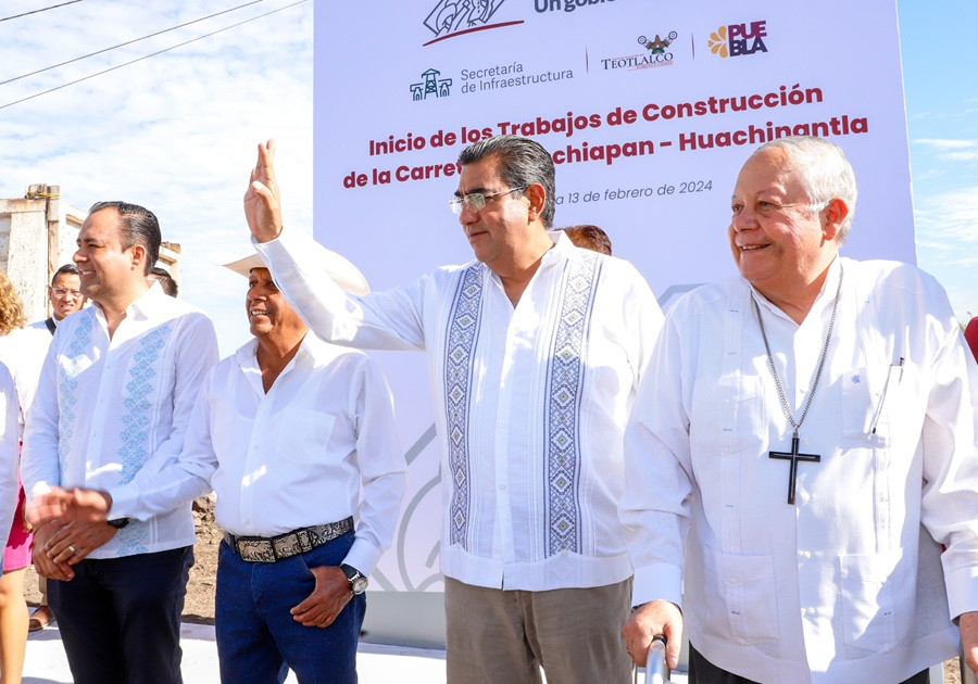 En Tleotlalco, inicia Sergio Salomón trabajos de construcción de la carretera Axochiapan – Huachinantla