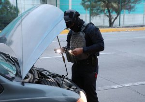 Realizan operativo para detectar autos robados en Puebla capital