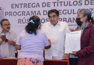 Sin fines electorales la regularización de predios, afirma Barbosa