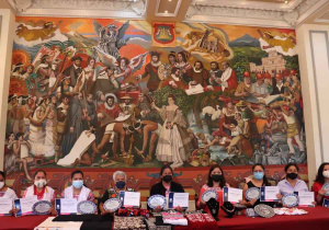 Reconoce Ayuntamiento de Puebla a mujeres artesanas