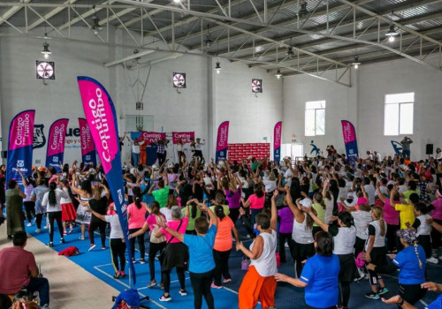 Reúne SMDIF Puebla a más de 500 adultos mayores para actividad física