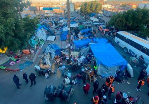 Autoridades de Tijuana desalojan campamento migrante cerca de frontera con EU