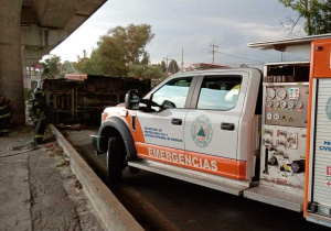 Vuelca camión Bonafont en la Puebla-México