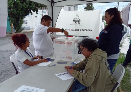 Promueve Gobernación municipal participación en mesas vecinales de Puebla capital