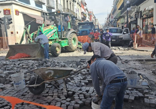 Clausura INAH obras del Ayuntamiento de Puebla en Centro Histórico