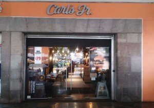 Embargan Carl’s Jr del Centro por deuda de 3 mdp