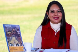 Tonantzin Fernández presenta edición especial de Arqueología Mexicana sobre Cholula
