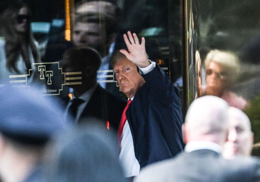 Donald Trump se entregó a la custodia de la oficina del fiscal de distrito de Manhattan