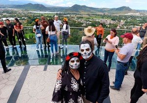 Atlixco atrae a miles de visitantes con color, tradiciones y sabores únicos