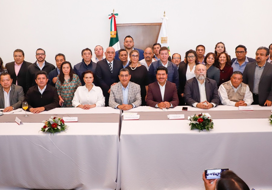 Garantiza gobierno de Puebla derechos de trabajadores al servicio del Estado, reafirma Sergio Salomón