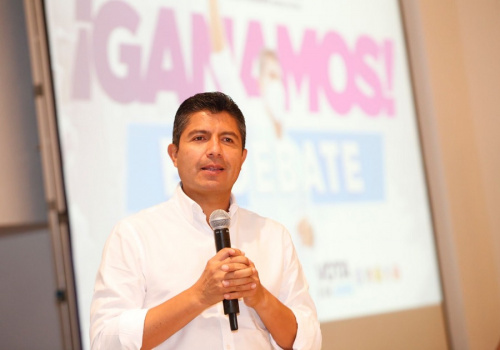 Gana Eduardo Rivera Pérez debate rumbo a la presidencia municipal