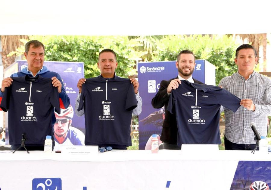 Presentan playera y medalla del Duatlón 2022 en San Andrés Cholula