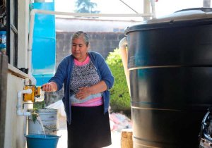 Instala Bienestar 110 sistemas de captación de agua pluvial en Cuetzalan y Yaonáhuac