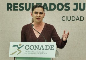 ‘Todo lo que gano me lo trago, me lo unto y me lo visto como me da mi chingada gana’: Ana Guevara