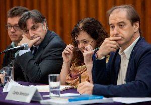 Marinos manipularon pruebas y escenarios del caso Ayotzinapa