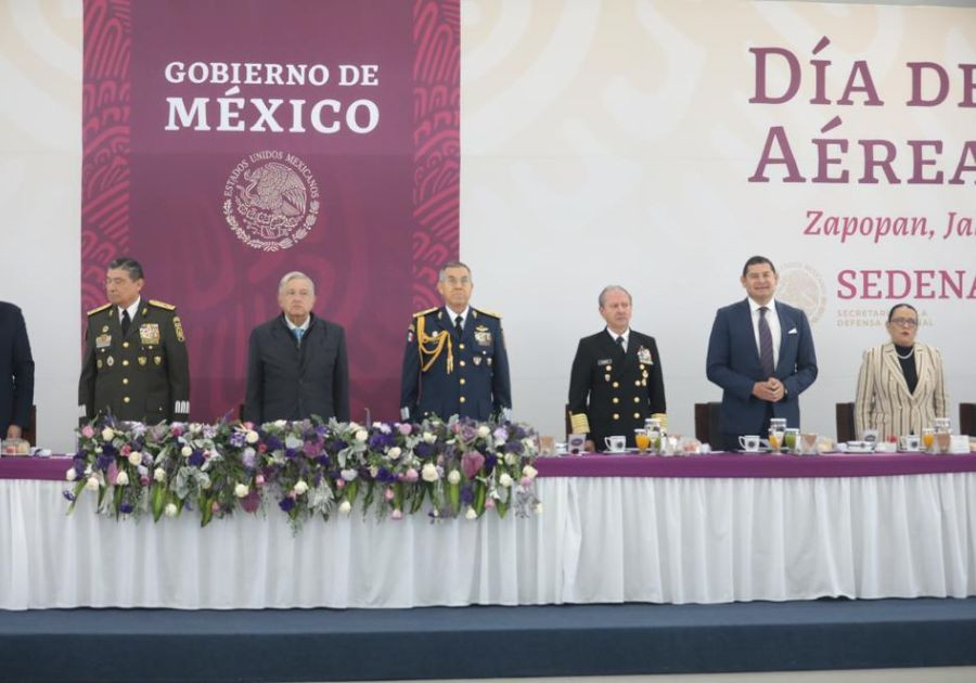 Acompaña Armenta a AMLO en Día de la Fuerza Aérea Mexicana