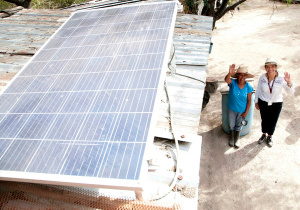 Con paneles solares, Bienestar reduce carencia de servicios básicos en Miahuatlán