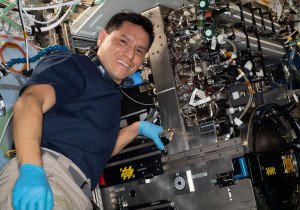 Frank Rubio, el astronauta hispano que inspira a niñas y niños de Iberoamérica