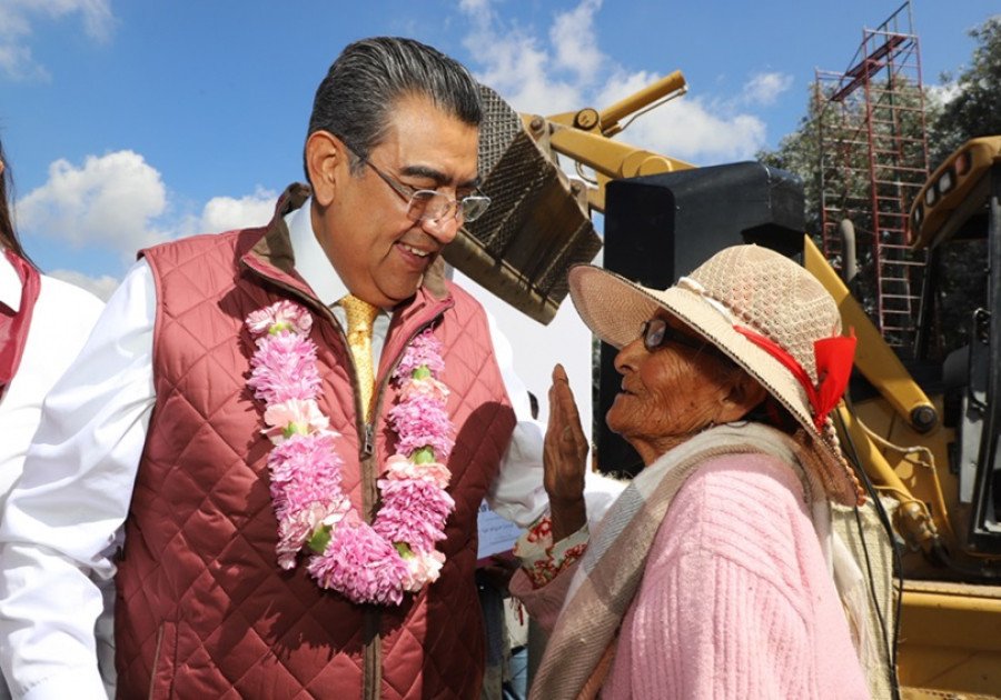 Educación, centro de las estrategias gubernamentales de Puebla: Sergio Salomón