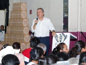 Lleva Pepe Chedraui seguridad alimentaria a habitantes de San Pablo Xochimehuacan