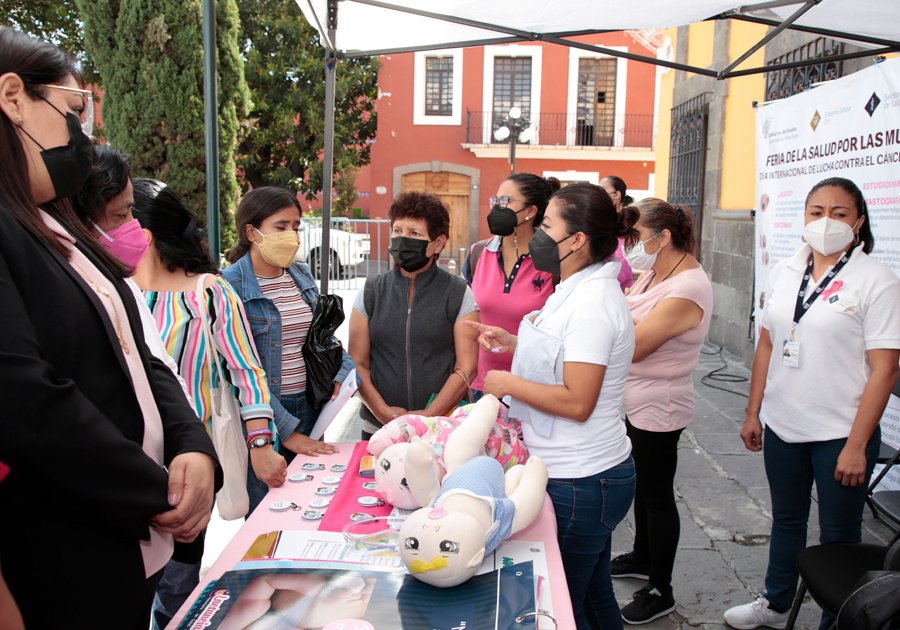 Agradecen poblanas a Gobierno del Estado por acercar servicios médicos