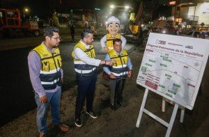 Gobierno estatal trabaja 24/7 en territorio; trenes de pavimentación avanzan en la diagonal