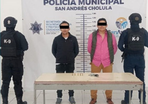 Tras persecución, policía de San Andrés Cholula asegura a dos probables responsables de robo de vehículo y negocio