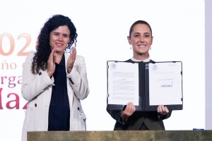 Claudia Sheinbaum firma decreto de entornos digitales seguros para niñas, niños y adolescentes